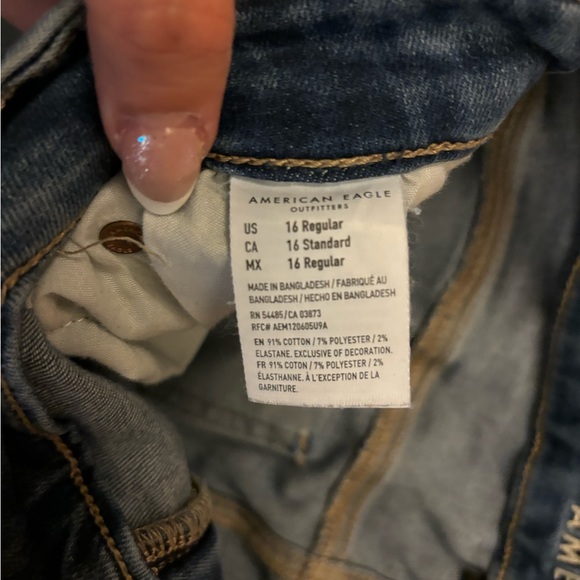 American Eagle ripped jeans - Picture 3 of 3